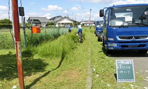 浜松市浜北区内　工場敷地　除草作業02