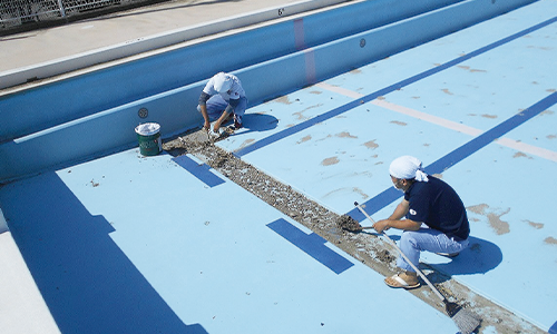 浜松市内の小学校　プール清掃07